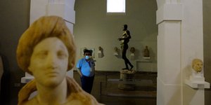αγαλμα φυλακας