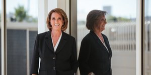 H Χριστίνα Σούζη έξω από τον ΣΚΑΙ