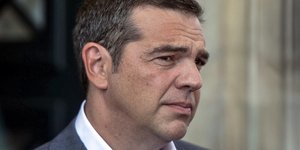 Δεξί προφίλ Τσίπρα 