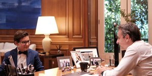 Ο Κυριάκος Μητσοτάκης υποδέχτηκε στο Μέγαρο Μαξίμου τον Δημοσθένη Δεσποτίδη