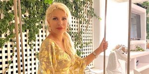 Ελένη Μενεγάκη: Οι ολόσωμες φωτογραφίες με μαγιό που δημοσίευσε από το παρελθόν