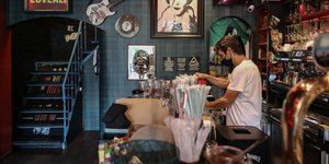 Εργαζόμενος στον τομέα της εστίασης
