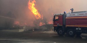 Φωτιά στη Νότια Γαλλία κοντά στη Μασαλία