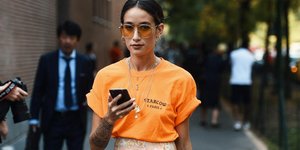 γυναίκα στο δρόμο