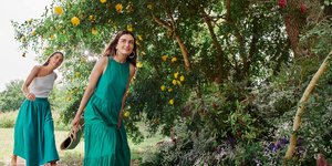 Δύο γυναίκες στην εξοχή 