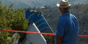 Συγγενής θύματος της τραγωδίας του Helios στο σημείο της συντριβής