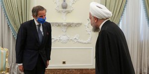 Συνάντηση στο Ιράν του νέου γενικού διευθυντή της ΙΑΕΑ, του Αργεντινού Ραφαέλ Μαριάνο Γκρόσι με τον Χασάν Ροχανί