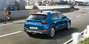 H Kia παρουσιάζει το ανανεωμένο Stonic