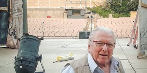 Κώστας Βουτσάς σε θέατρο πίσω από την σκηνή