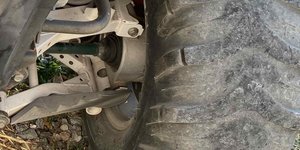 Εγκληματικό: Εταιρείες μίσθωσης αυτοκινήτων στη Μύκονο διέθεταν οχήματα με λάστιχα από το 2005 