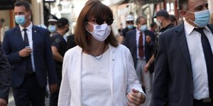 Κατερίνα Σακελλαροπουλου μασκα με ελληνικη σημαια