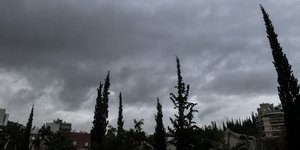 μαυρα συννεφα στην αθηνα