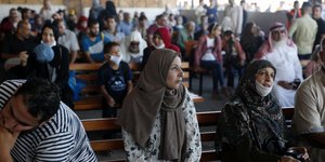 με μαντιλες χωρις μασκες 