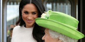 Η Μέγκαν Μαρκλ με τη βασίλισσα Ελισάβετ