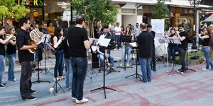 μουσικοι σε πεζοδρομο