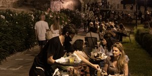 Κορωνοϊός: Τα 1.030 κρούσματα σε μία εβδομάδα έφεραν νέα μέτρα