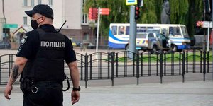 Ουκρανία: Η αστυνομία συνέλαβε άνδρα που κράτησε όμηρο σε τράπεζα του Κιέβου