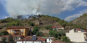 Πυρκαγιά στην Τσαριτσάνη Ελασσόνας 