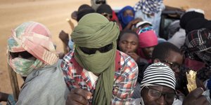 Πολίτες διασχίζουν τη Σαχάρα στον Νίγηρα