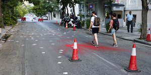 Αγνωστοι πέταξαν μπογιές στην τουρκική πρεσβεία στην Αθήνα