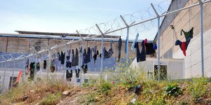 ρουχα στα συρματα
