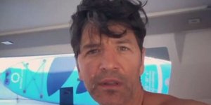 Ο αγουροξυπνημένος Σάκης Ρουβάς