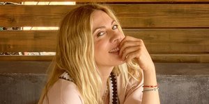 Σμαράγδα Καρύδη: Ποζάρει χωρίς ίχνος μακιγιάζ στα 50+ και εντυπωσιάζει!