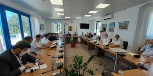 Ευρεία σύσκεψη στην Πάρο υπό τον ΥΝΑΝΠ κ. Γιάννη Πλακιωτάκη για το «Εξπρές Σάμινα»