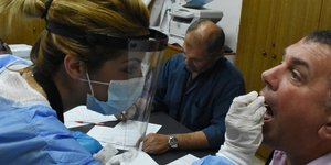 Τεστ για κορωνοϊό από τον ΕΟΔΥ