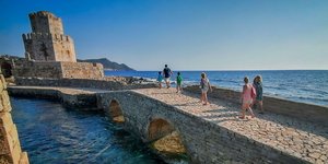 τουριστες στο καστρο