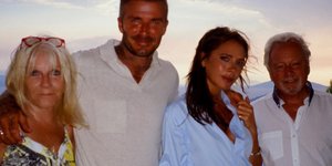 Βικτόρια και Ντέιβιντ Μπέκαμ με τους γονείς της
