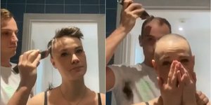 άνδρας ξυρίζει τα μαλλιά του