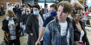 χωρις μασκες 