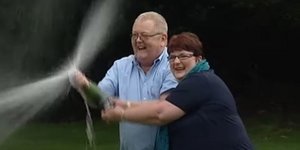 Ο Κόλιν Γουέιρ - σούπερ νικητής της λοταρίας EuroMillions- με την τότε σύζυγό του, Κριστίν