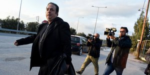 Ο ενεχυροδανειστής Ριχάρδος κατά την αποφυλάκισή του από τις φυλακές Ναυπλίου Π
