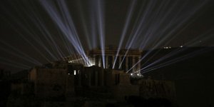 Η Ακρόπολη σκορπά φως ξανά
