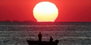 Μαγεία: Η στιγμή που ο ήλιος ανατέλλει κάπου στο Αιγαίο