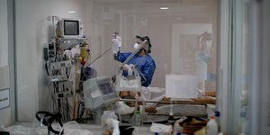 Γιατρός σε ΜΕΘ στην Αργεντινή