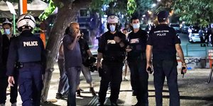 Αστυνομική επιχείρηση στην πλατεία Βαρνάβα