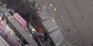 Το ένα μονοθέσιο τυλίχθηκε στις φλόγες