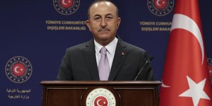 Ο Μεβλούτ Τσαβούσογλου κάνει δηλώσεις