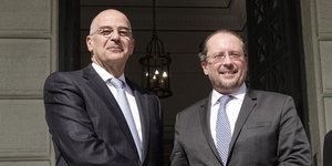 Ο Νίκος Δένδιας με τον ΥΠΕΞ της Αυστρίας
