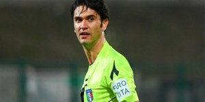 Ο διαιτητής Ντανιέλε Ντε Σάντις