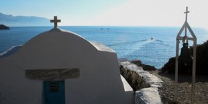 εκκλησια καμπαναριο θαλασσα