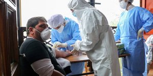 Έλεγχοι των ειδικών του ΕΟΔΥ για κρούσματα κορωνοϊού