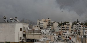 φωτιά στην περιοχή του Βύρωνα