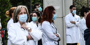 Γιατροί στο νοσοκομείο