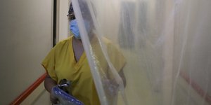 γιατρος κιτρινα κουρτινα πλαστικο