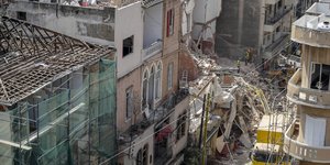 γκρεμισμένα