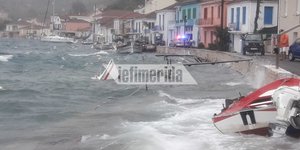 Πολλές βάρκες βυθίστηκαν εξαιτίας της κακοκαιρίας στην Ιθάκη